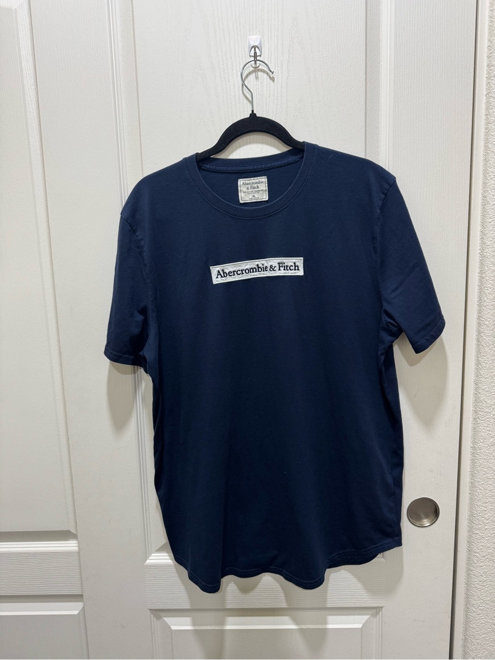 Abercrombie & Fitch Women’s XL Navy Logo Patch T-Shirt Y2K